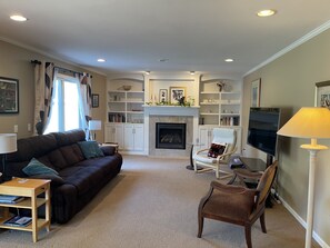 Smart TV, chimenea, tenis de mesa y impresora