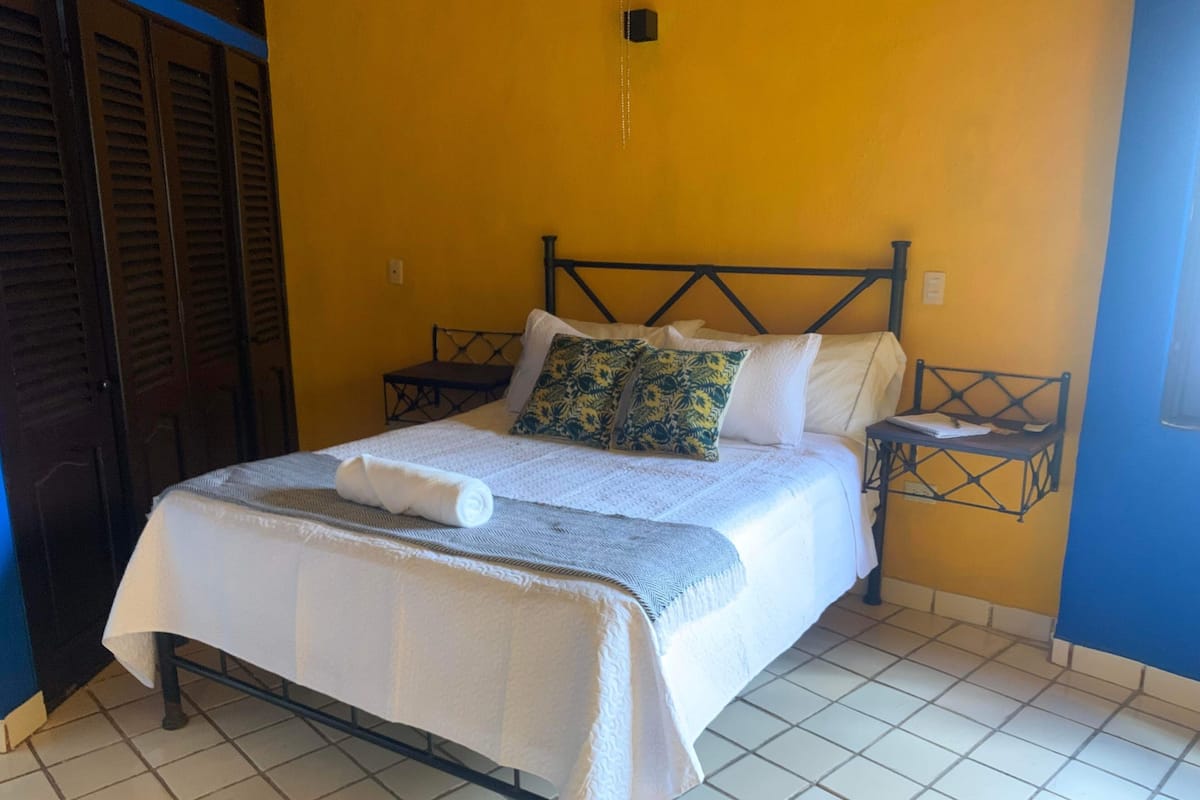 Egyptian cotton sheets, premium bedding, free WiFi