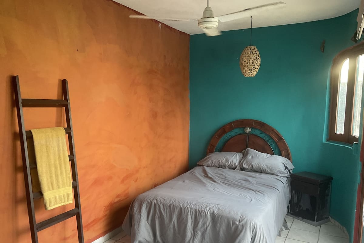Egyptian cotton sheets, premium bedding, free WiFi