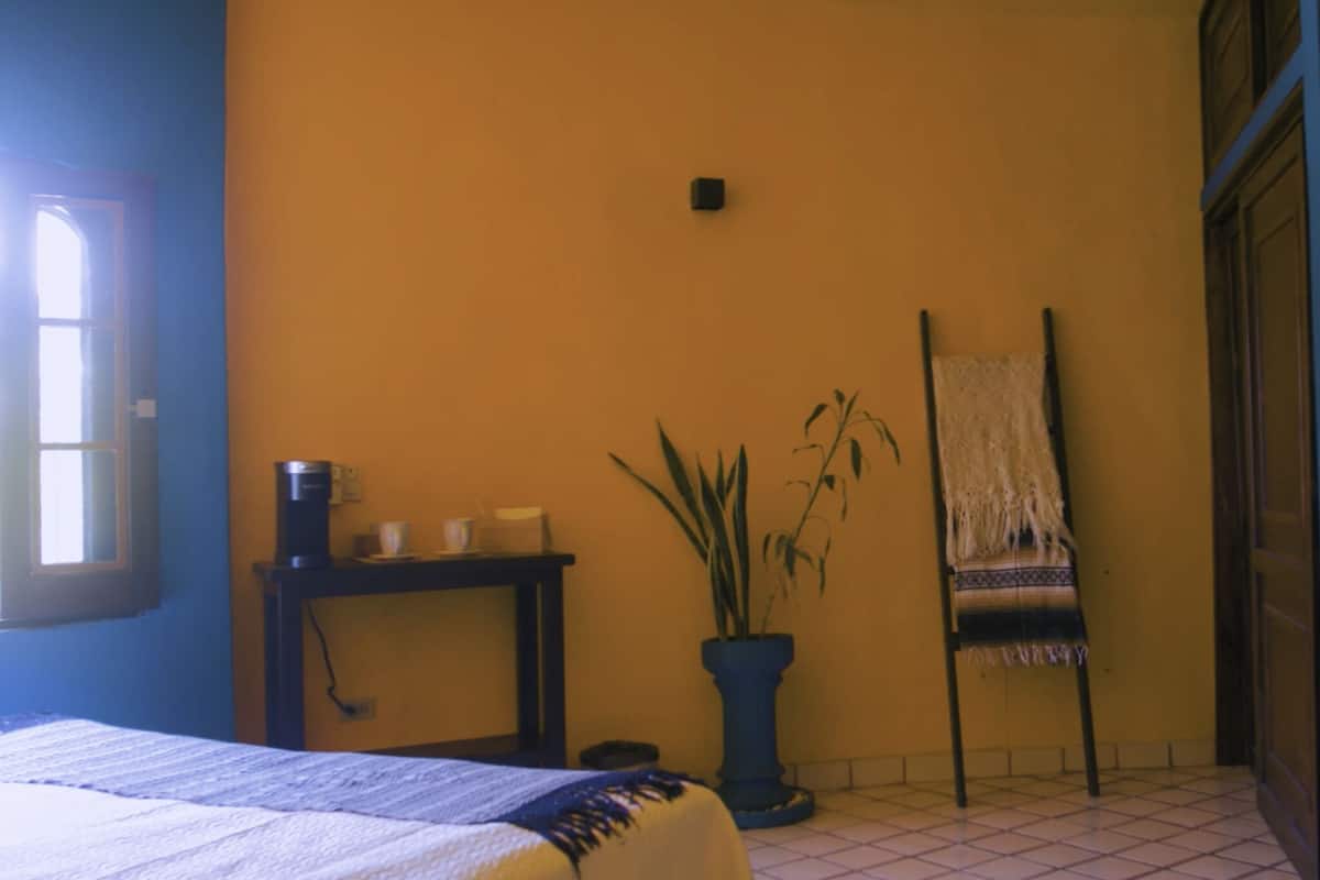 Egyptian cotton sheets, premium bedding, free WiFi