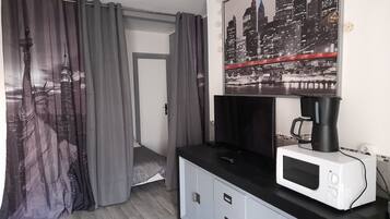 1 chambre, bureau, Wi-Fi gratuit, draps fournis