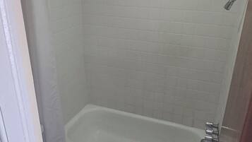 Traditional Double or Twin Room | Bathroom | Towels, soap, shampoo, toilet paper