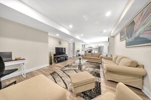 Apartment | Living area