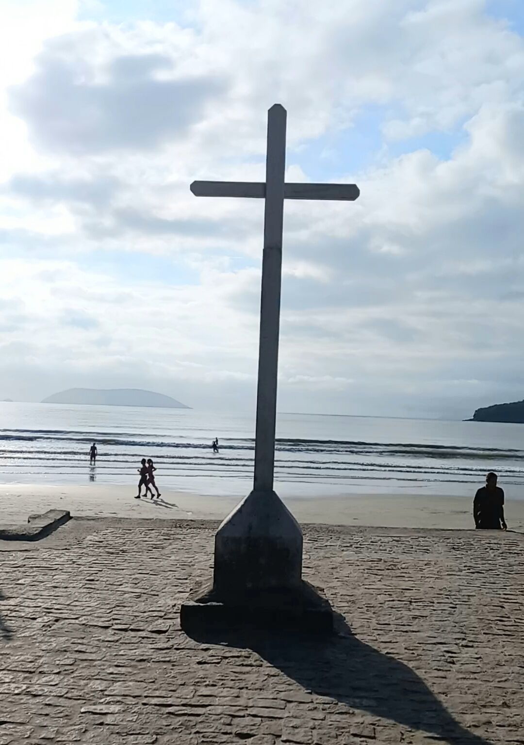 House in Ubatuba 4 minutes from the beach by car and 700 meters from the waterfall