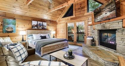 May Special Rates - Hot Tub Fireplace King Bed - 5 min to Rocky Top Sport World