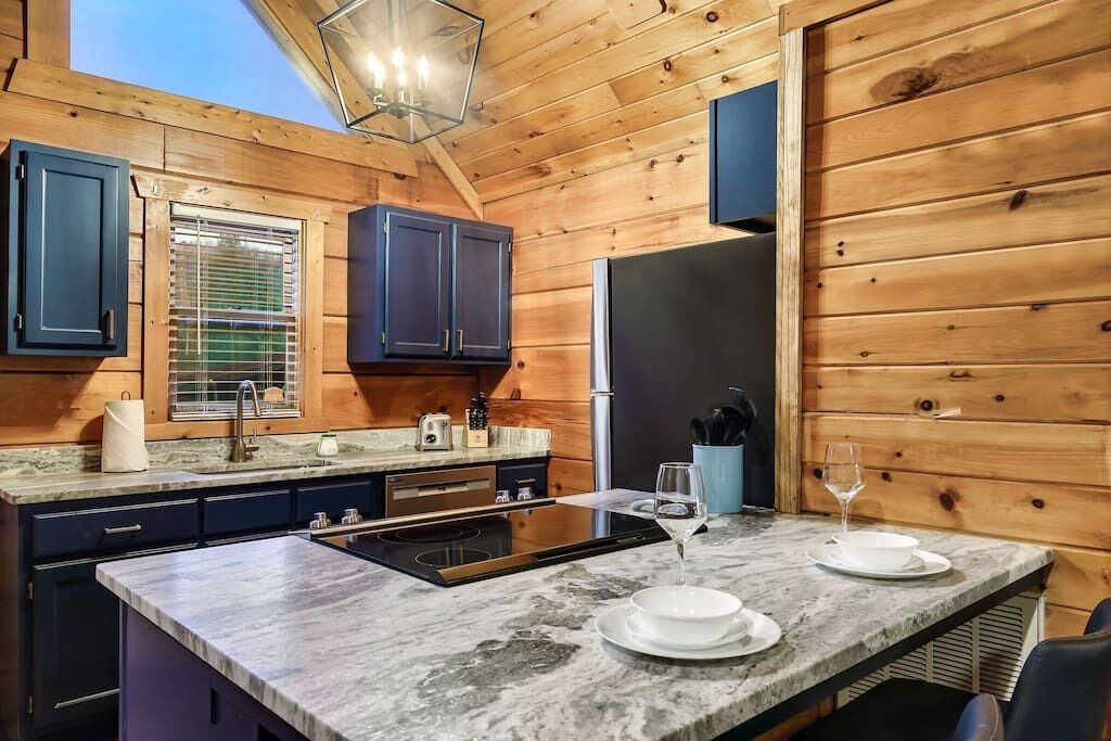 Winter Special: Cozy Cabin King Bed Hot Tub Fireplace