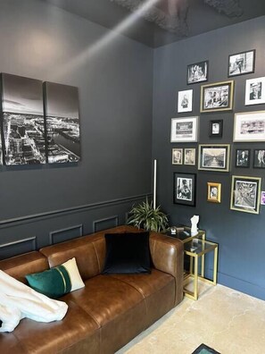 TV, stereo, offices