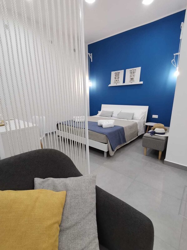 2 bedrooms, iron/ironing board, bed sheets