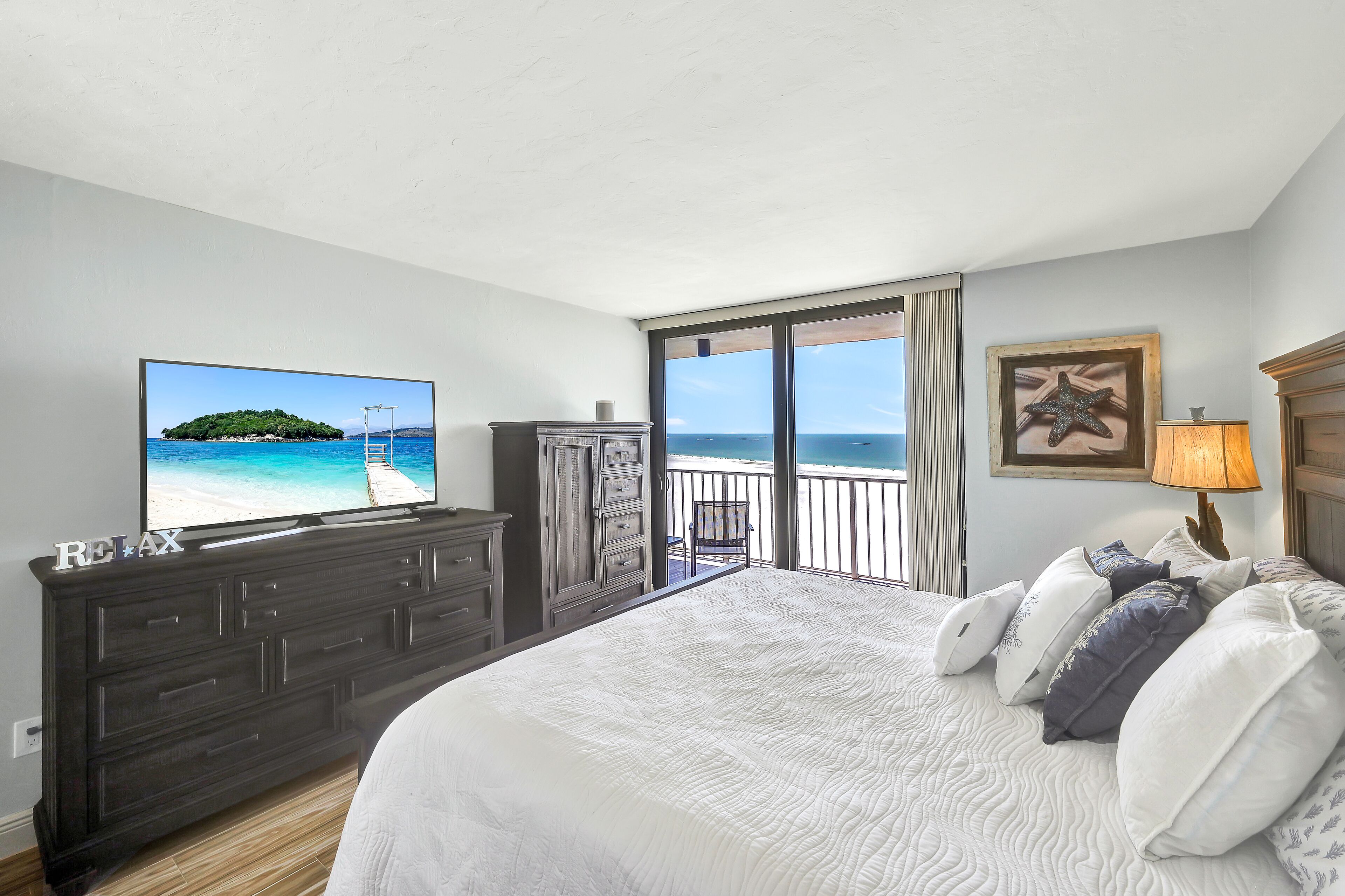 2 makuuhuonetta, silitysrauta/-lauta, ilmainen Wi-Fi, vuodevaatteet