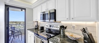 South Seas Luxury16thFloorEndUnit Beachfront 2 balconies Sunrise & Sunrise Views