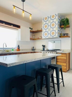 Microwave, oven, stovetop, coffee/tea maker