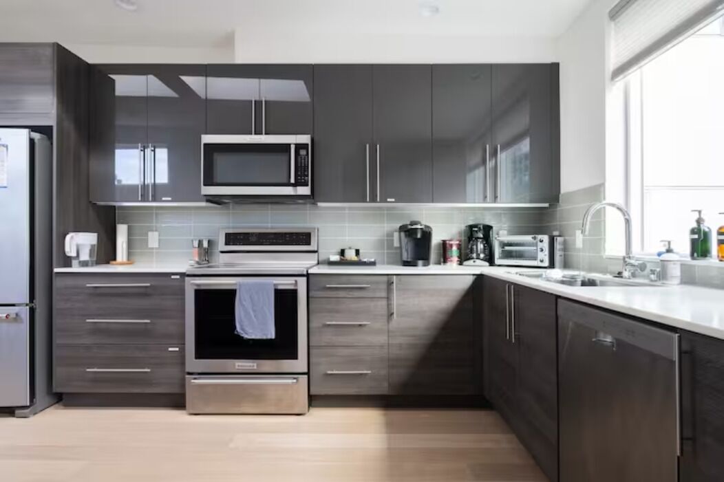 Walk to Pike and Space Needle from a Cap Hill Loft