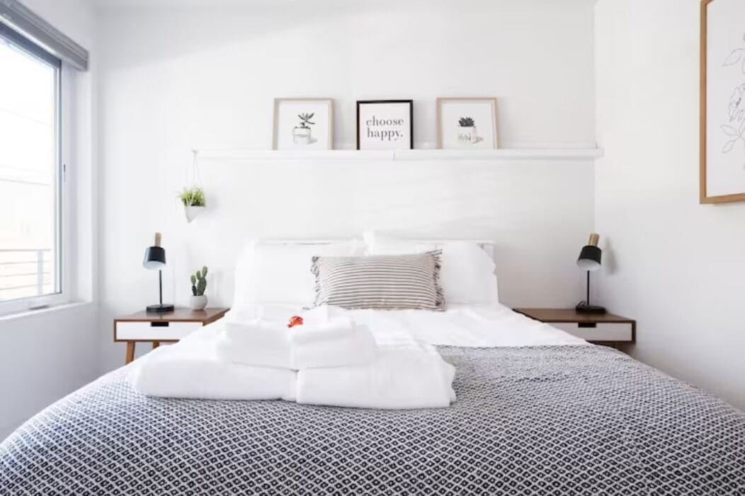 3 bedrooms, desk, iron/ironing board, travel cot