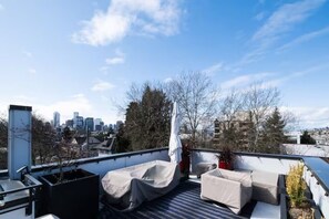 Property grounds - Walk to Pike and Space Needle from a Cap Hill Loft (Seattle)
