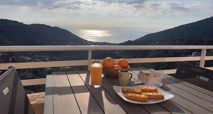 Bien située entre mer et montagne