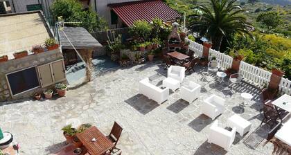 Studio apartment in Isola del Giglio locality Castello