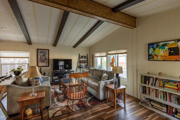 Living area - Lovely 2 Bedroom property in Sunny Ventura over 55's (Ventura)