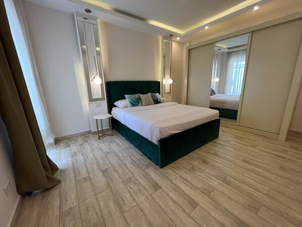 1 室のベッドルーム、アイロン / アイロン台、WiFi (無料)