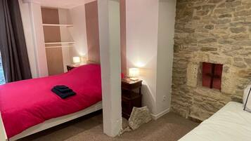 3 bedrooms, free WiFi, bed sheets