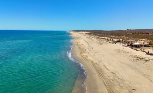 Beautiful home with separate Casita, Ocean Views, Pool, 100 yards to the beach!!