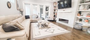 Smart TV, computer monitors