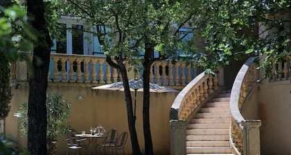 Magnificent, charming gîte de tourisme at the foot of Mont Ventoux
