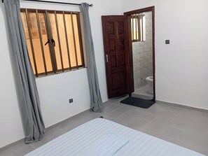 2 Schlafzimmer, Schreibtisch, Bügeleisen/Bügelbrett, WLAN