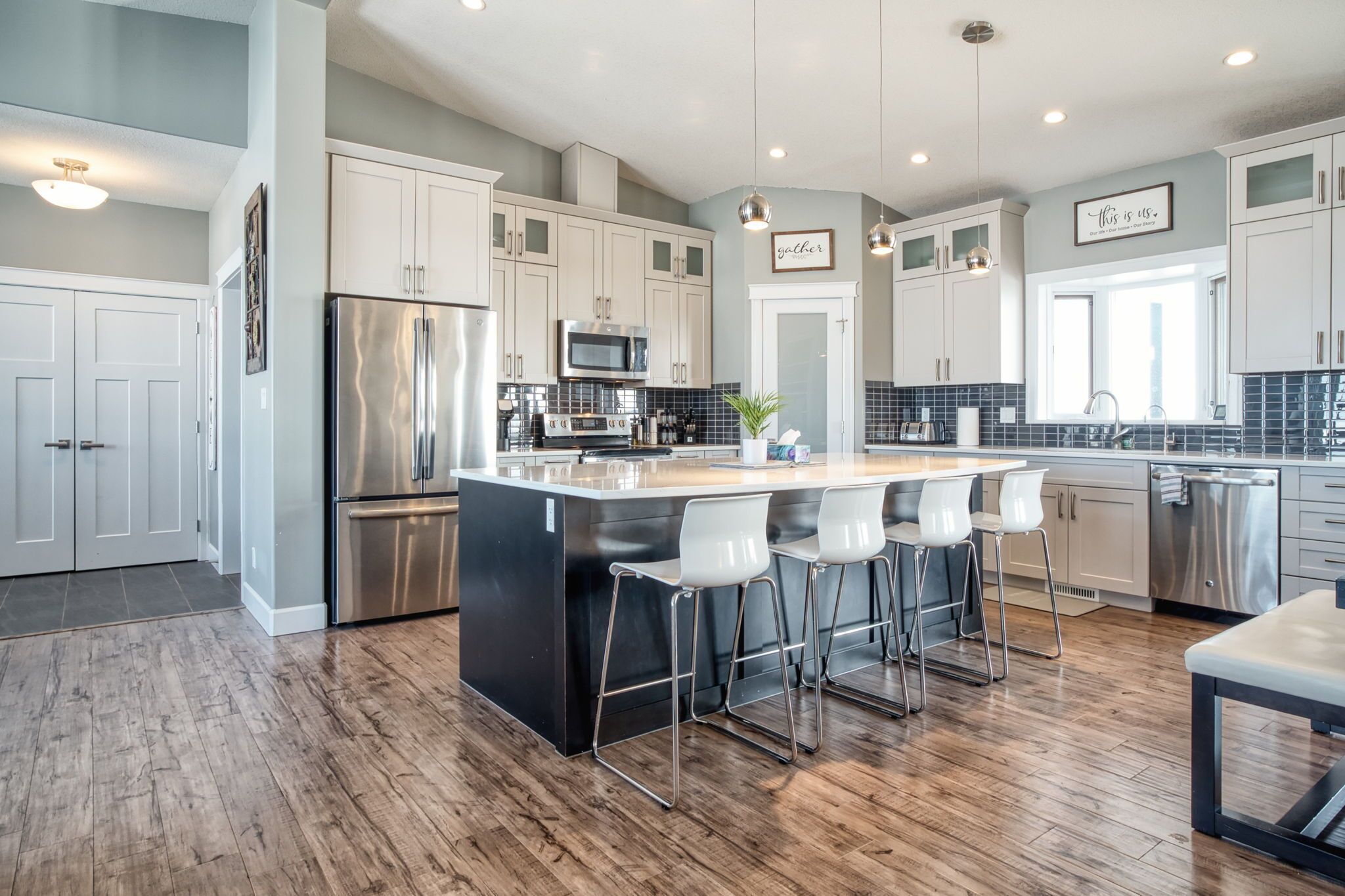 Busy Bee Large Country Home W/ Hot Tub