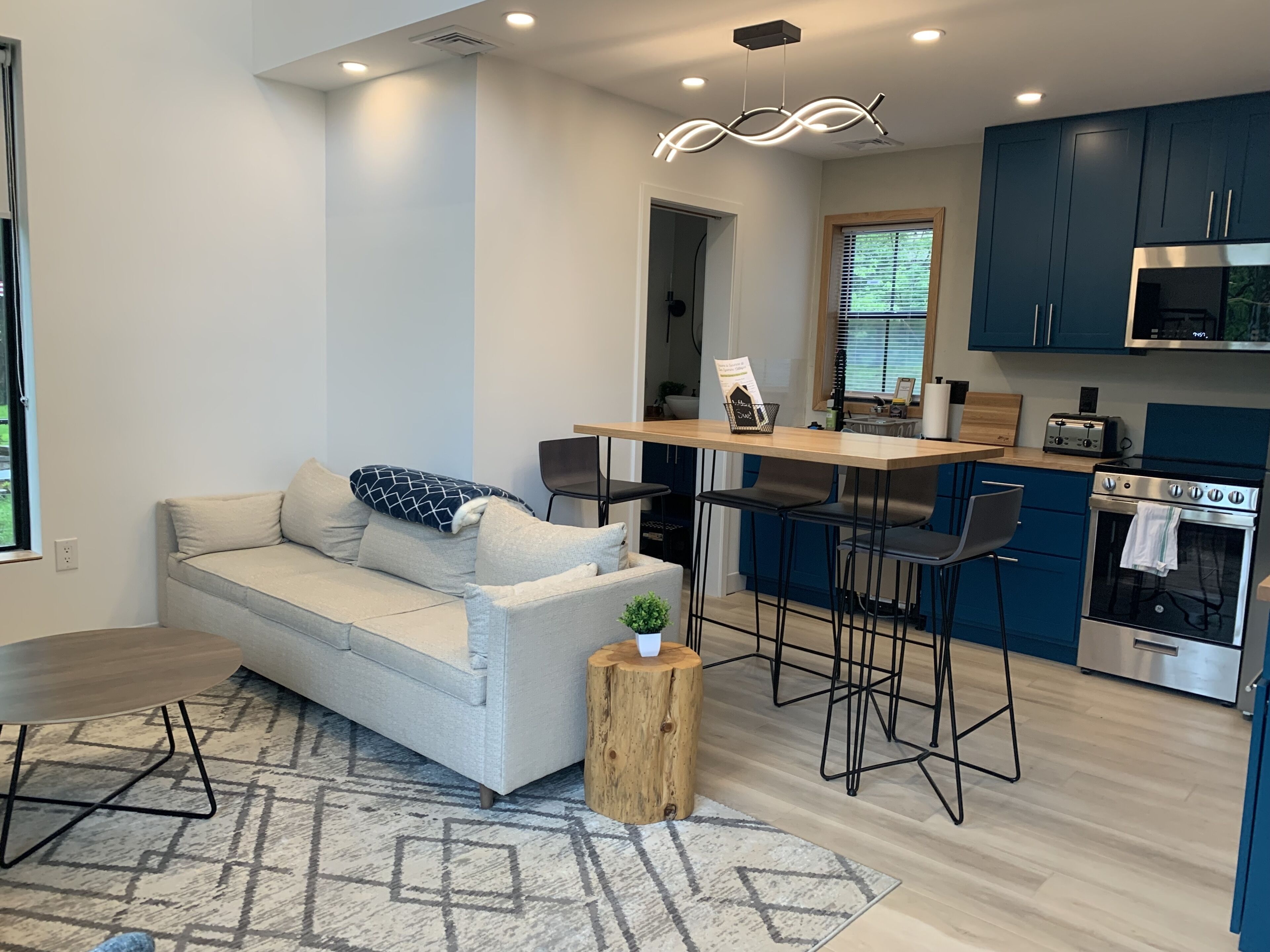 Twin Sycamore River Cottage, “Sunshine”