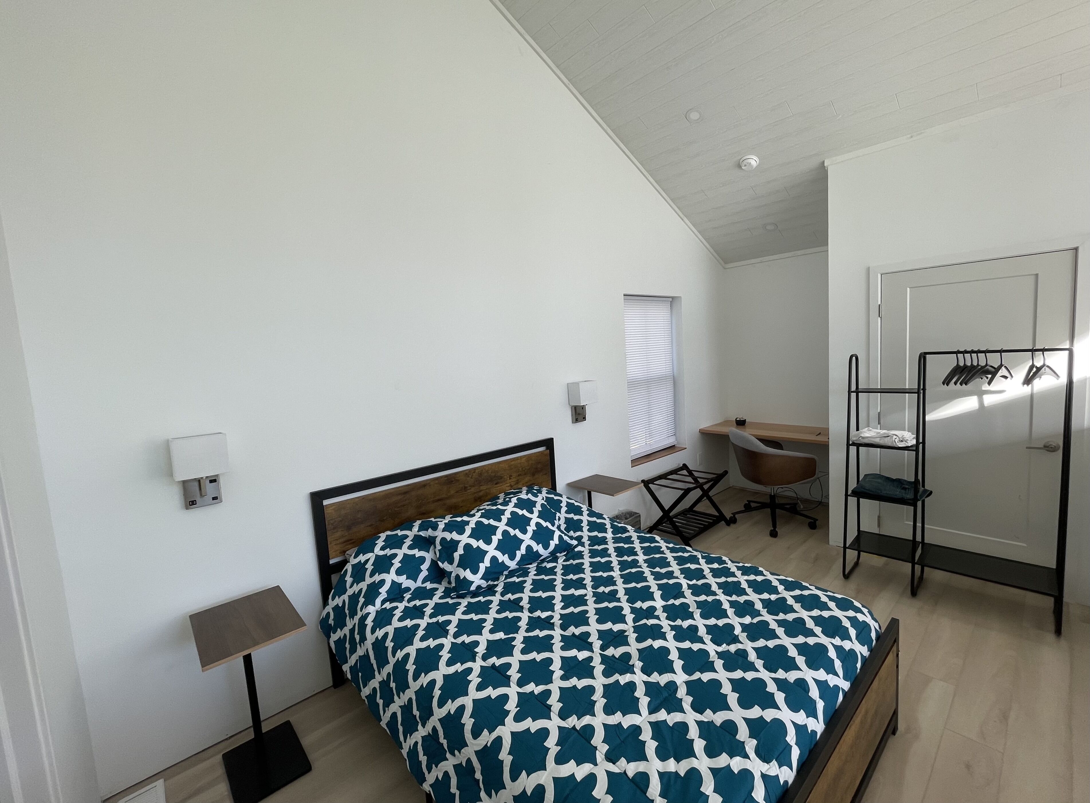 Twin Sycamore River Cottage, “Sunshine”