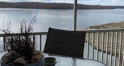 Lakefront Condo 4109 Towers! Walkin Level, Elevators! Indoor/Outdoor Pools!