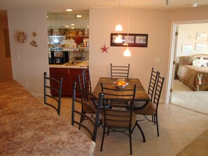 Dining - Lakefront Condo 4109 Towers! Walkin Level, Elevators! Indoor/Outdoor Pools! (Osage Beach)