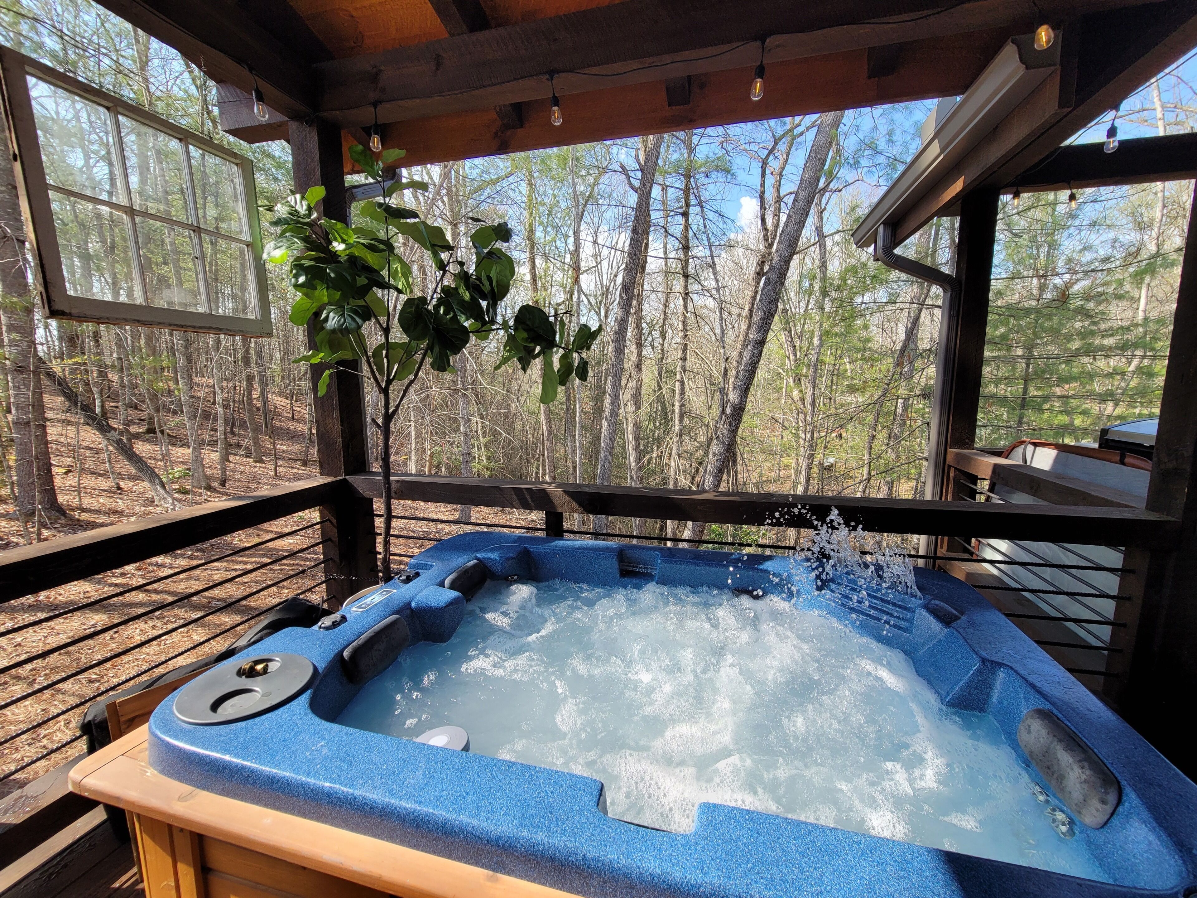 Outdoor spa tub