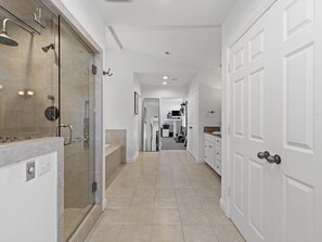 Shower, jetted tub, towels, soap - Home in Robinson Park (Hilltop) (Denver)