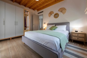 3 bedrooms, iron/ironing board, free WiFi