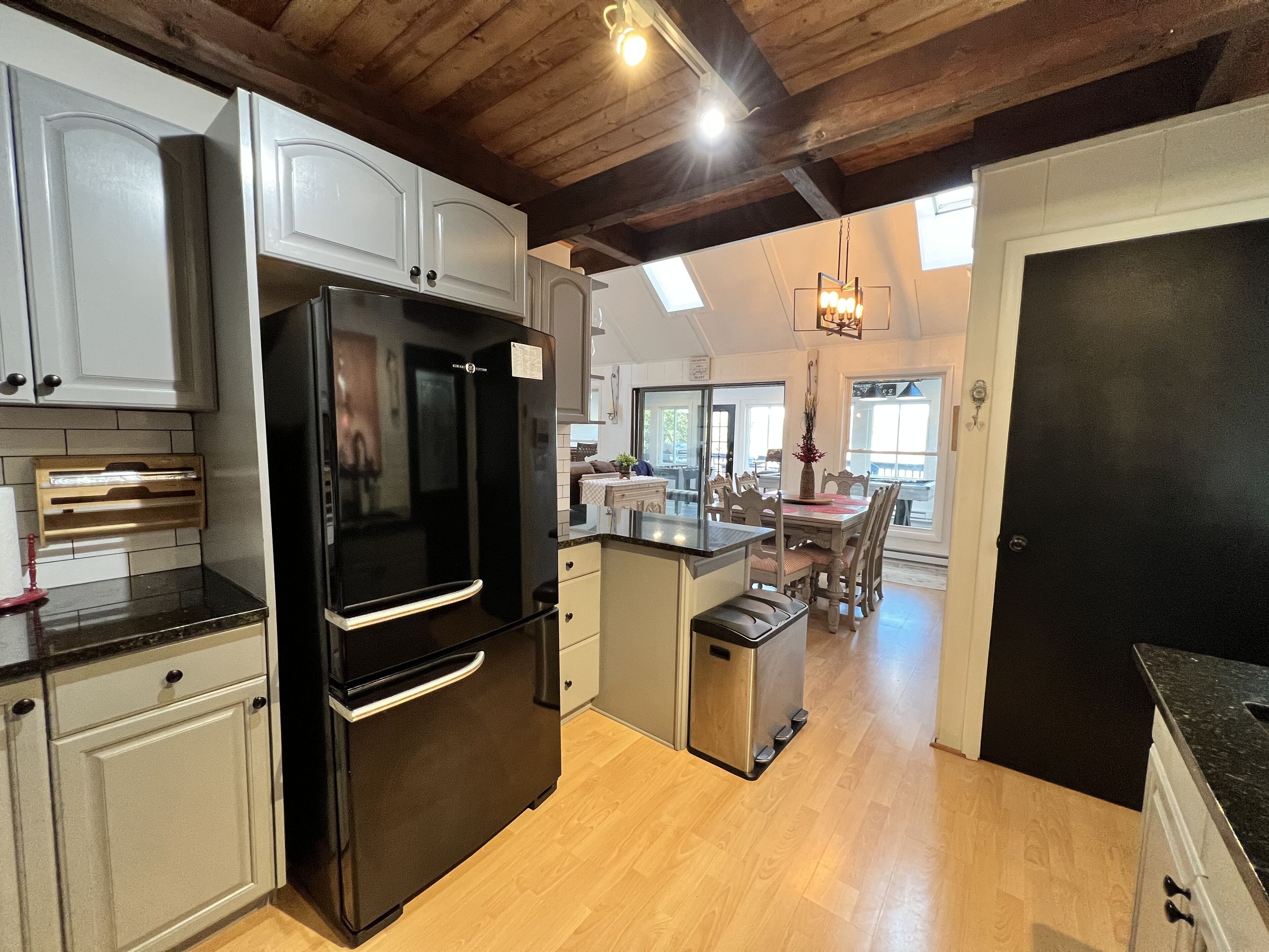 LakeVibez - Lakefront 5bed 3bath Hideout Resort! Private dock & Spectacular view