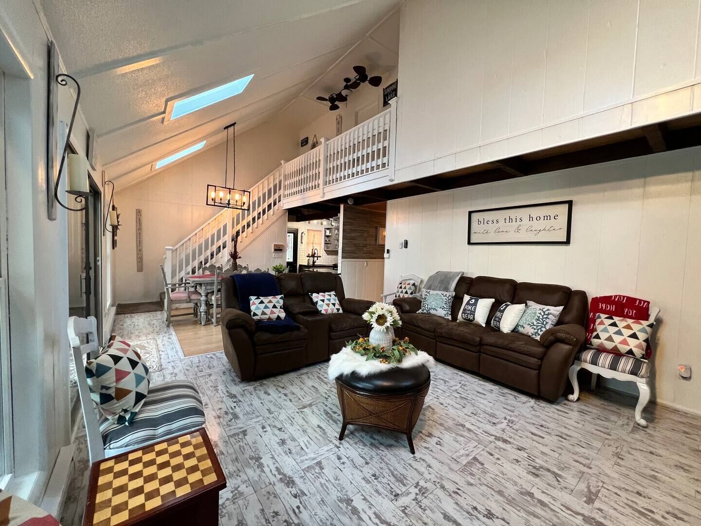 LakeVibez - Lakefront 5bed 3bath Hideout Resort! Private dock & Spectacular view