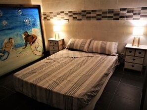 2 chambres, fer et planche à repasser, Wi-Fi gratuit, draps fournis