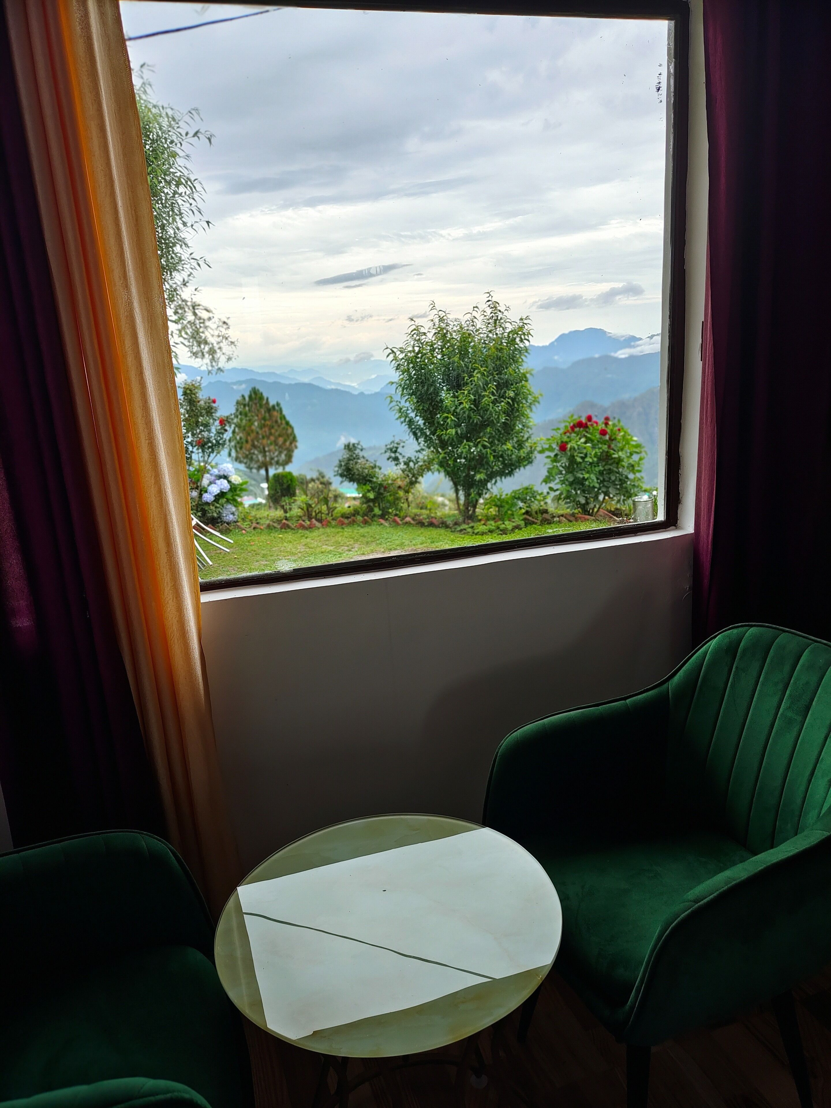 高級寢具、書桌、熨斗/熨衣板、折疊床/加床