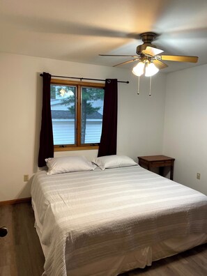 3 bedrooms, WiFi, bed sheets