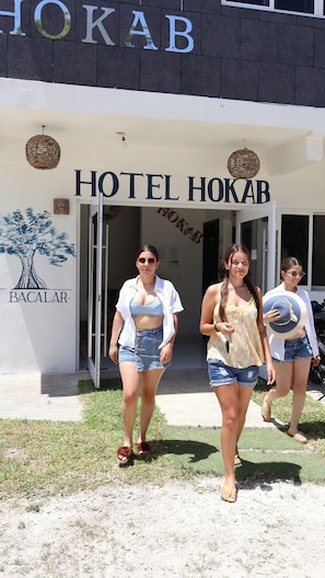 Front of property - Hokab Inn Bacalar (Bacalar)