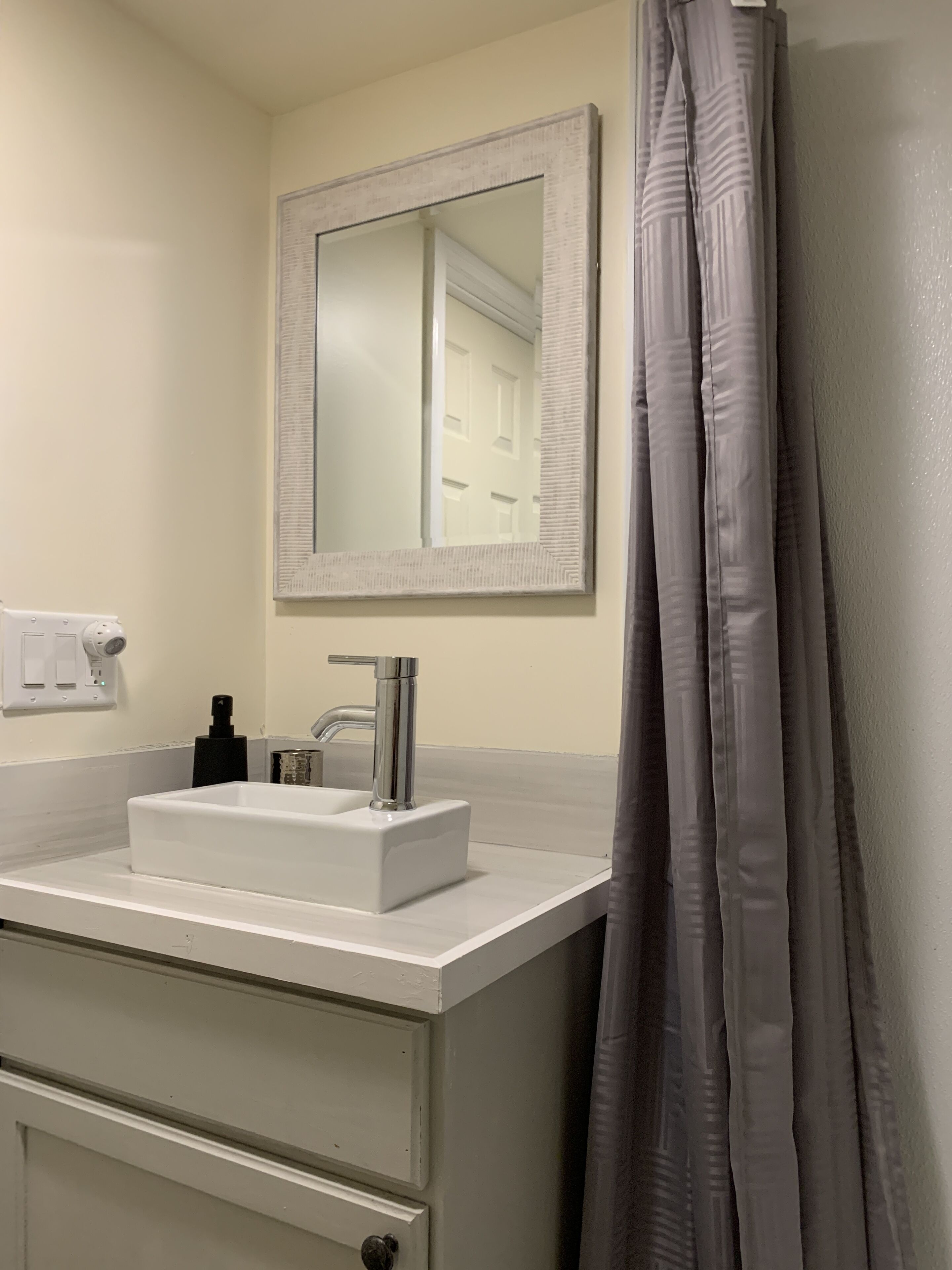 1715 T - Tiny Home in Downtown Melbourne