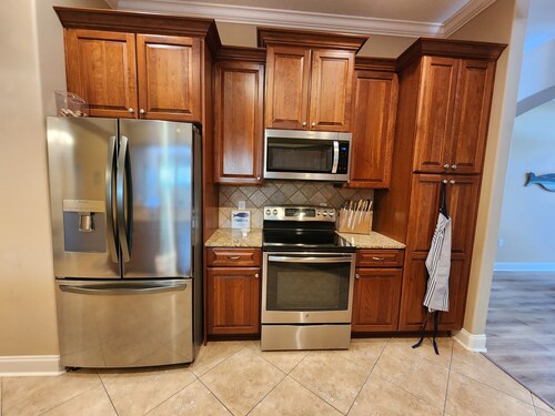 Bluewater Bay Hideaway- Relaxation Destination w/ private pool and hot tub 