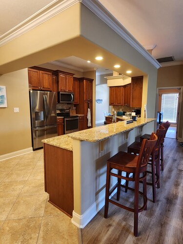 Bluewater Bay Hideaway- Relaxation Destination w/ private pool and hot tub 