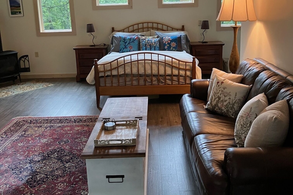 Private Vermont Studio with great views from your own deck!
