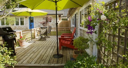 Bella Haven on Saturna.... Oceanfront Beach House.... Perfect Getaway for Two.