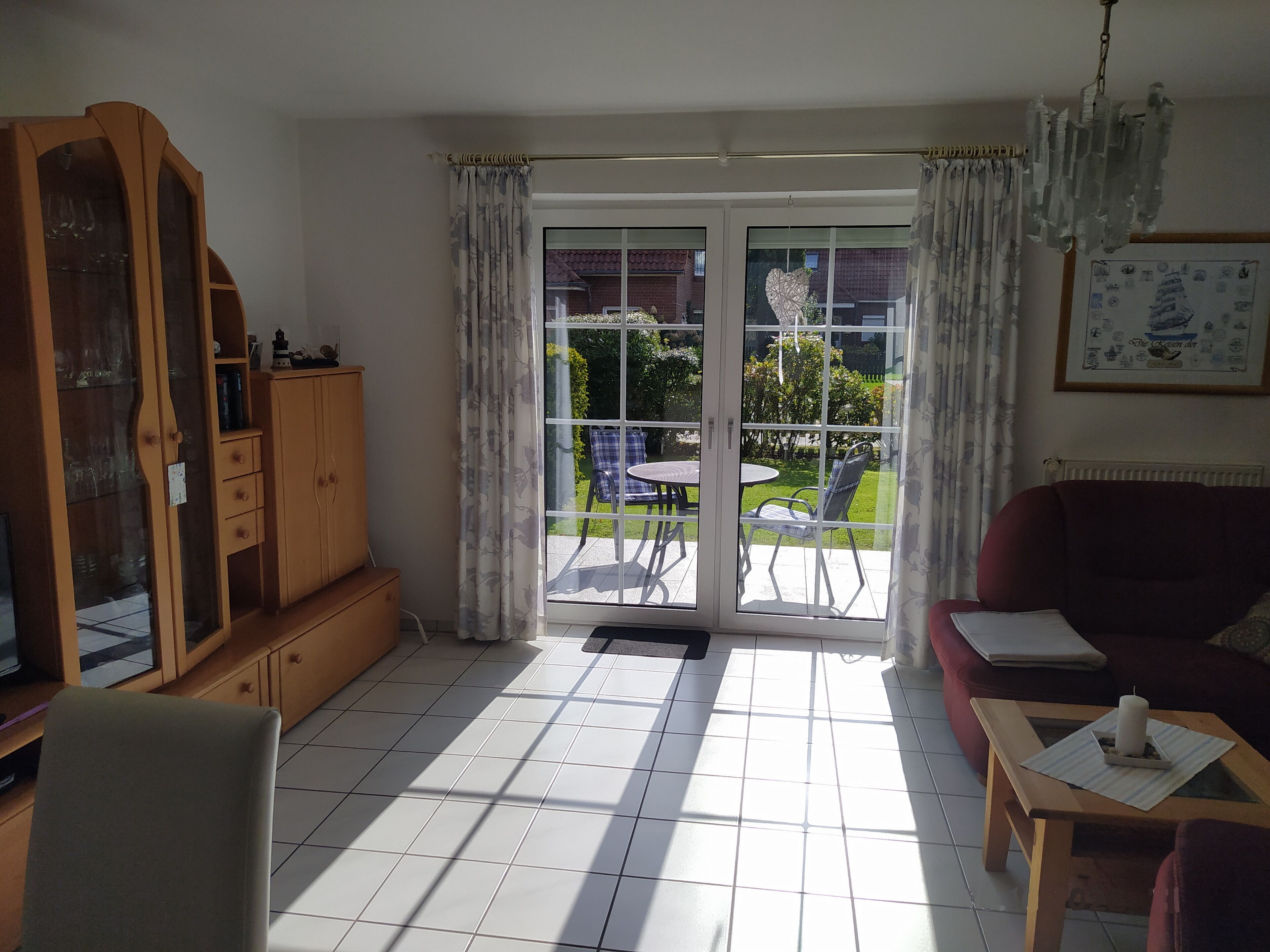 Wohnzimmer Blick Richtung Terrasse