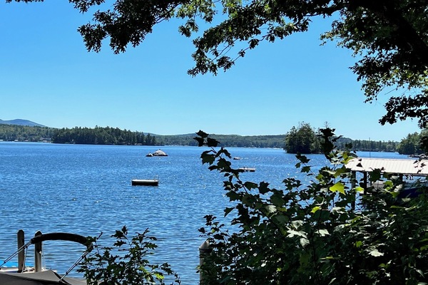 Enjoy the beauty and tranquility of Lake Winnipesaukee in the NH White Mountains