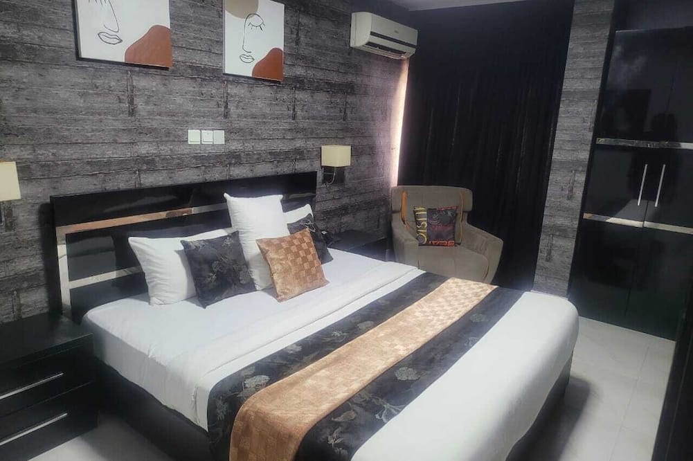 New Land Luxury Hotel