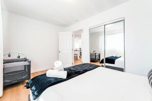2 bedrooms, desk, iron/ironing board, travel crib